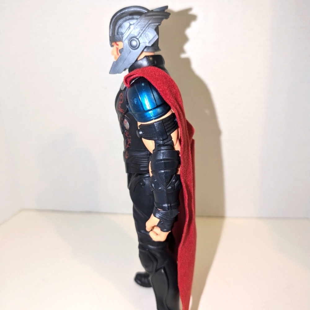 Thor Ragnarok 12 inch Figure Electronic Talking Figure Marvel Hasbro‎ Works - Picture 4 of 9